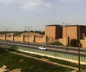 Nineveh_mashki_gate_from_west